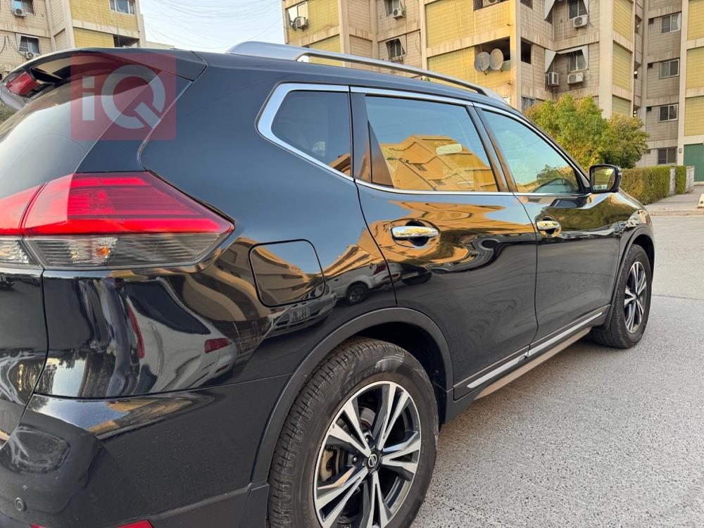 نیسان X-Trail